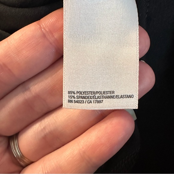 Active by Old Navy Fitted Black Workout Capris. Women’s Small. - Picture 4 of 11